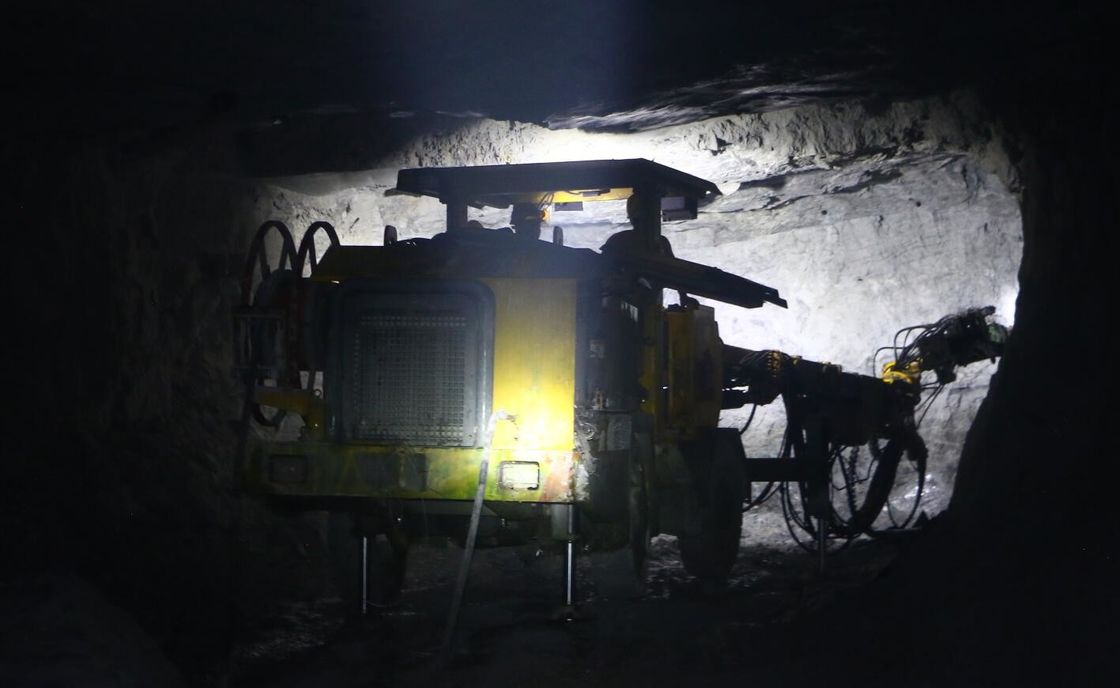 Tornos de roca de túnel Rig de perforación subterránea hidráulica ISO9001 para el desarrollo de minas subterráneas