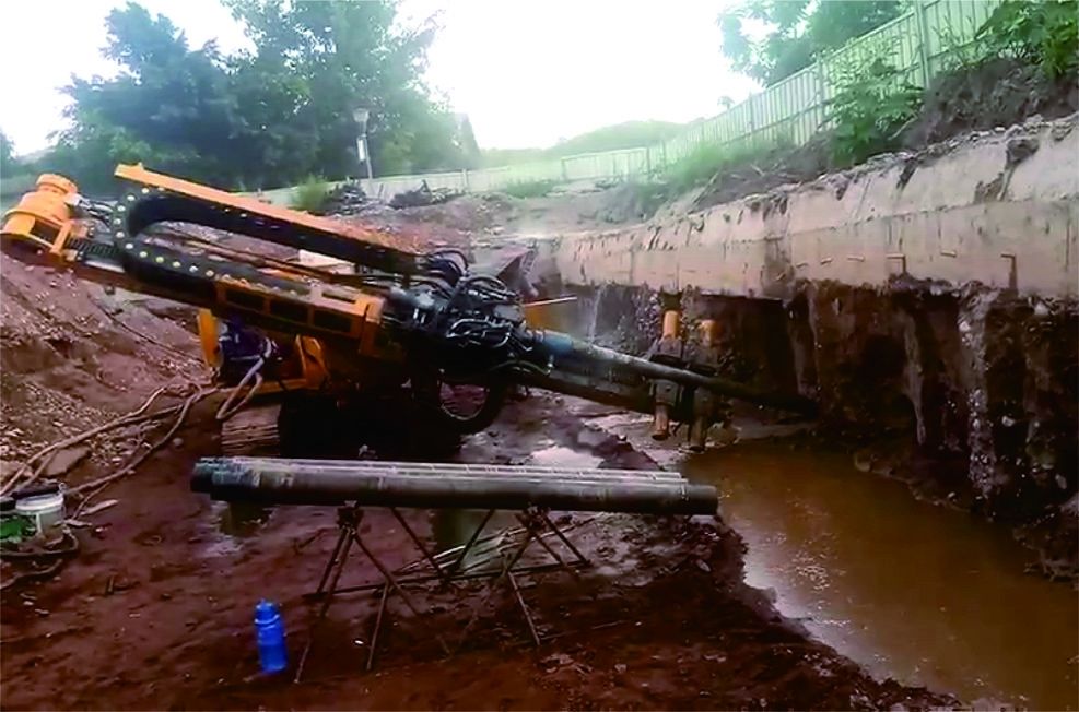 Máquina de perforación de minería para construcción de túneles 4,5 m Alturas horizontales R32/R38/T38/T45